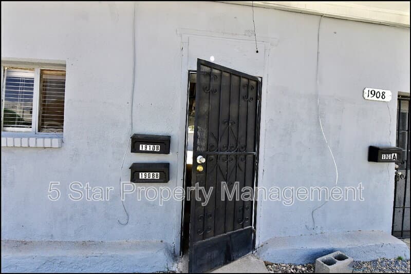 El Paso Condo: 1908B Olive Ave !!