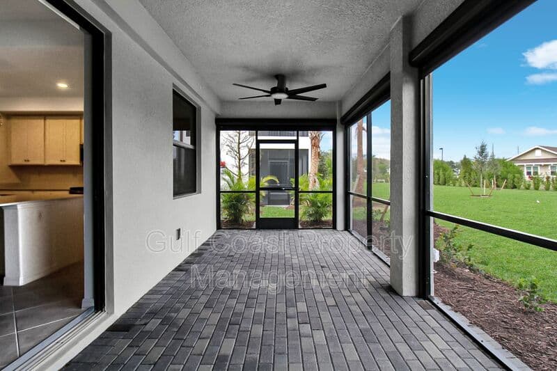 Sarasota House: 5703 North Honore Avenue