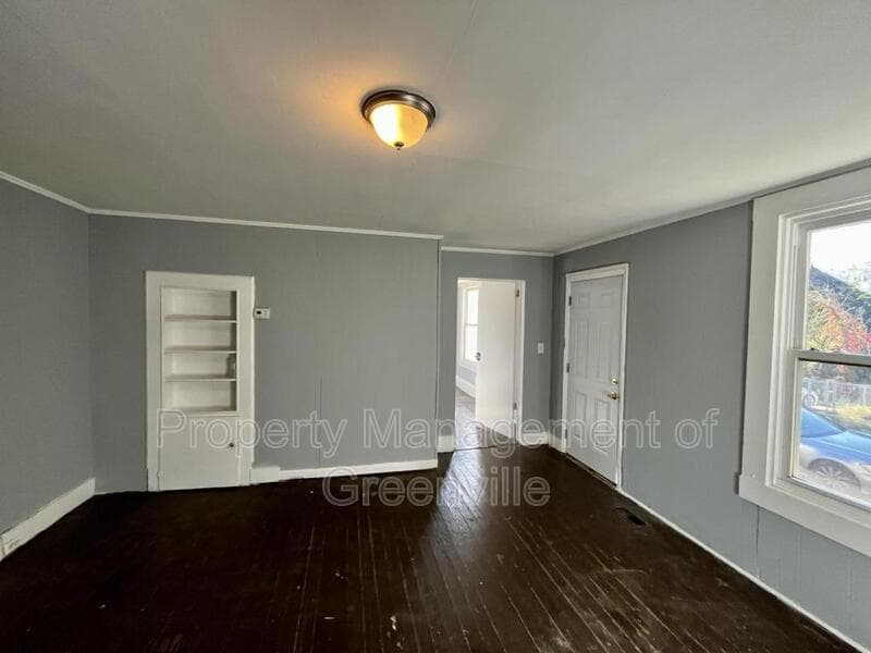 Greenville House: 33 6th Street