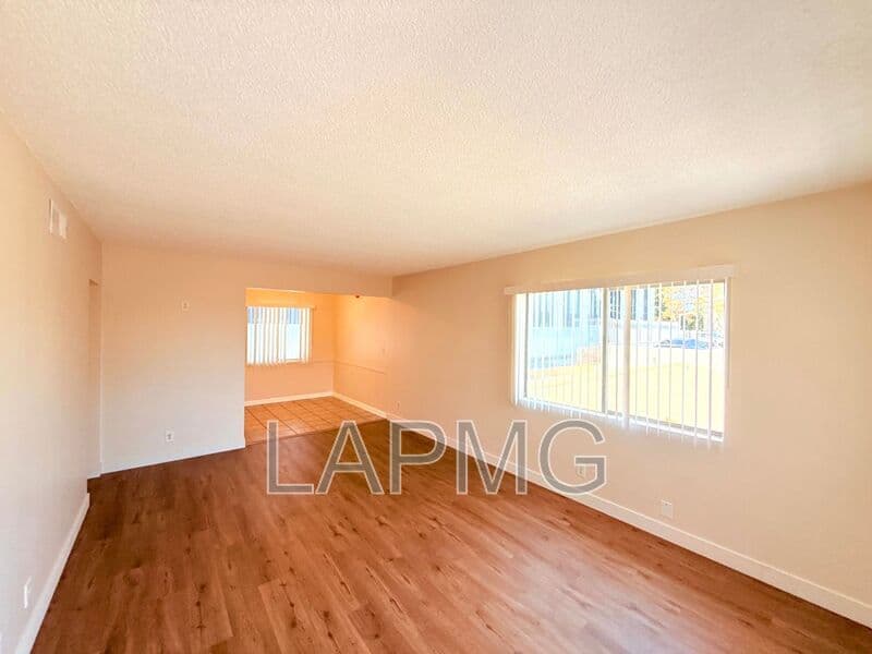 Lynwood House: 11185 Carson Drive