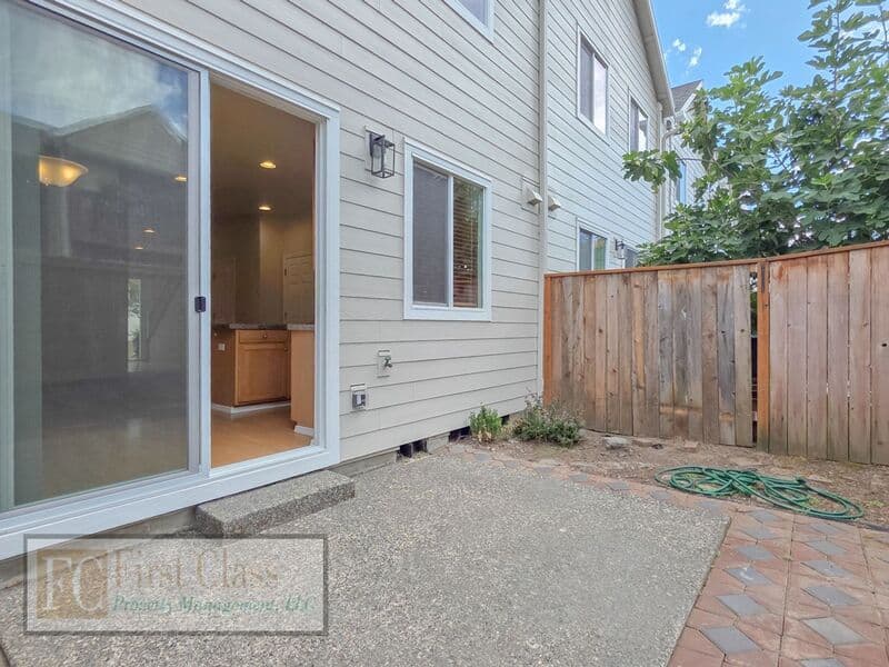 BEAVERTON Townhome: 773 SW 198TH PL