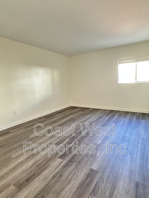 Carlsbad Apartment: 342 Juniper Ave
