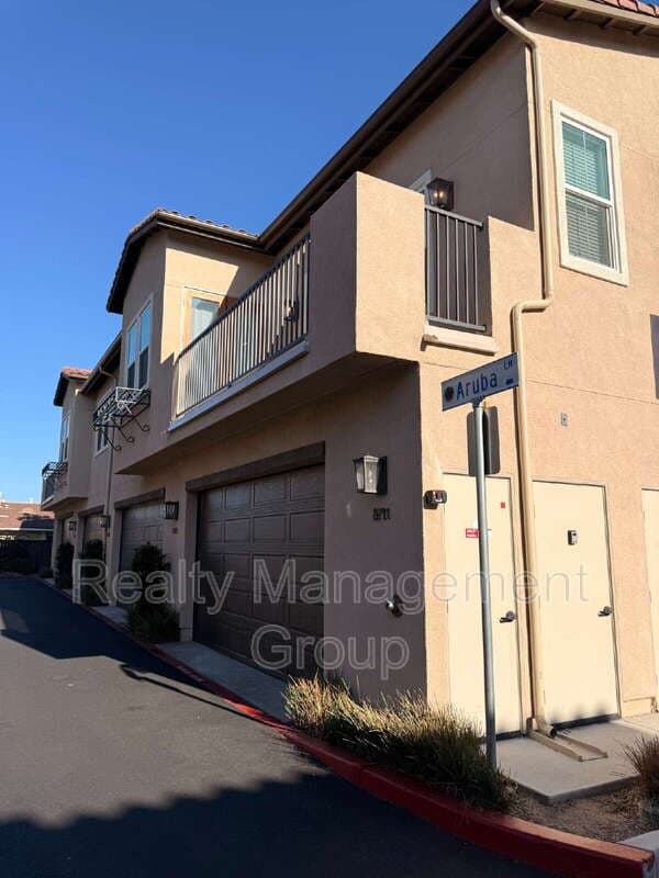Santee House: 8711 Aruba Lane