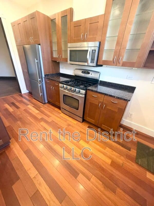 Washington Townhome: 413 T Street NW