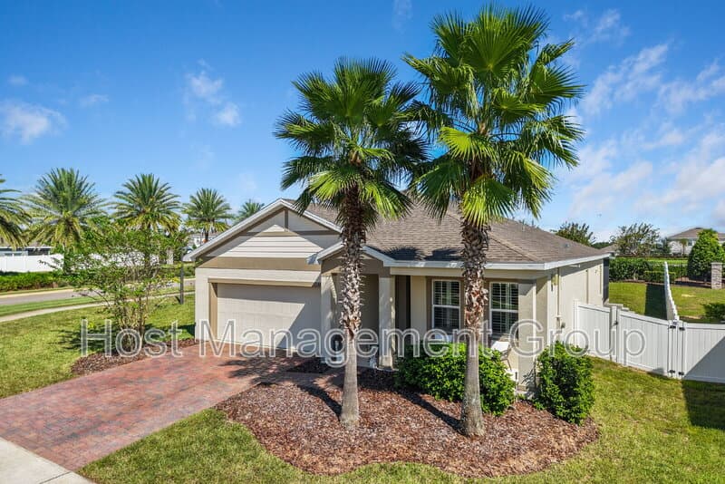 Minneola House: 3234 Hill Point St