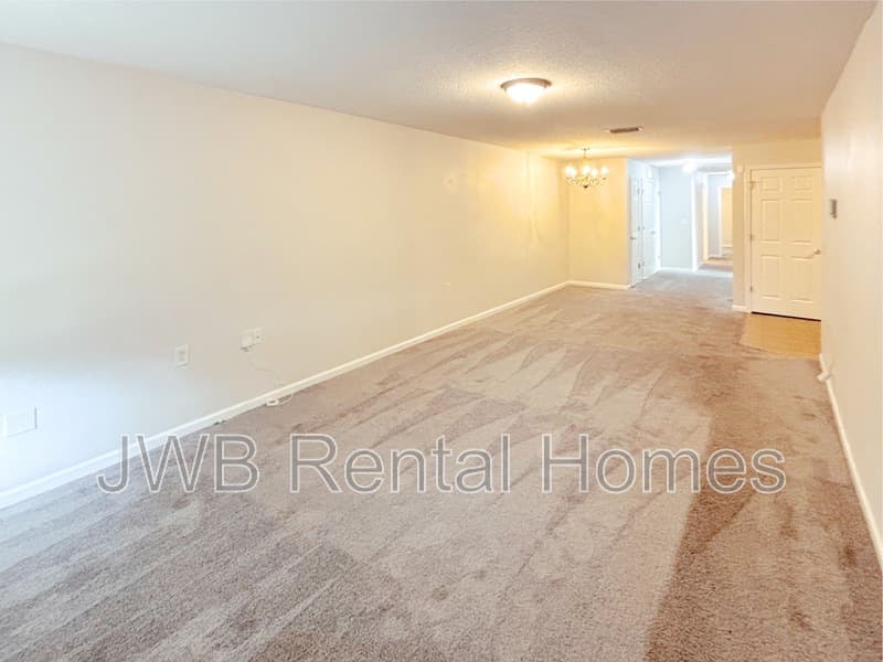 Jacksonville House: 8315 Oden Ave