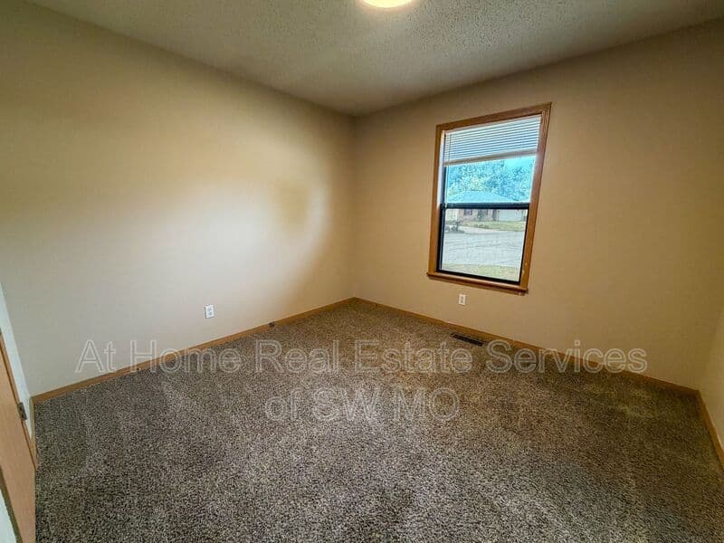 Springfield House: 3110 W Webster