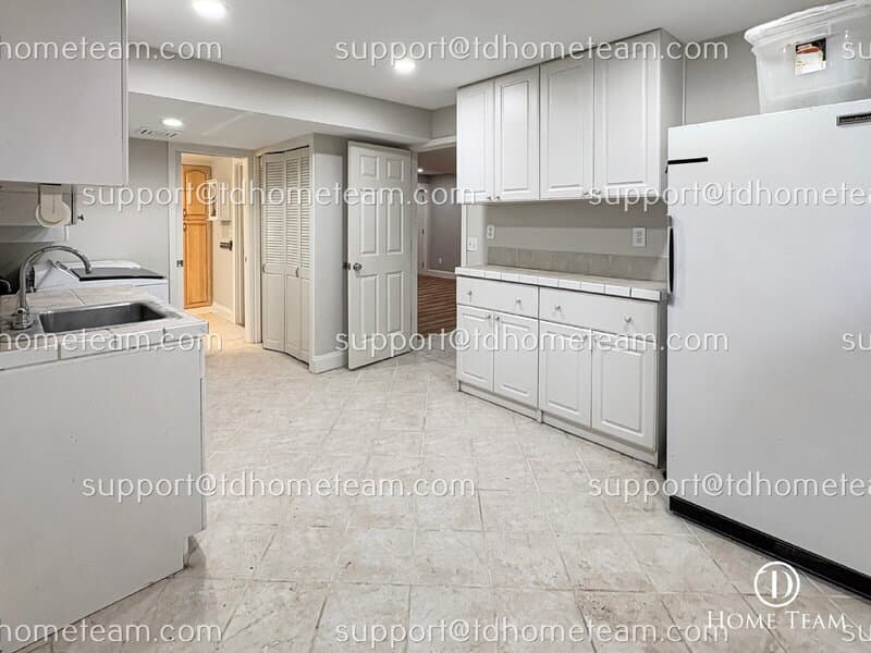 Bellevue House: 12903 NE 28th St