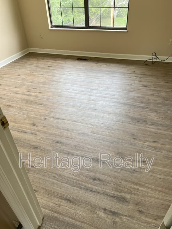 Knoxville House: 10503 Haleyford Lane