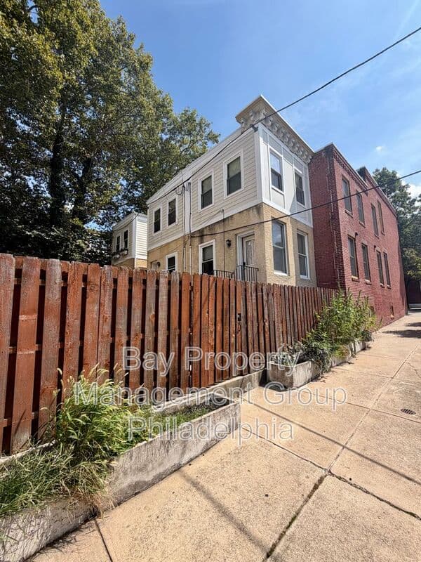 Philadelphia House: 3847 Spring Garden St