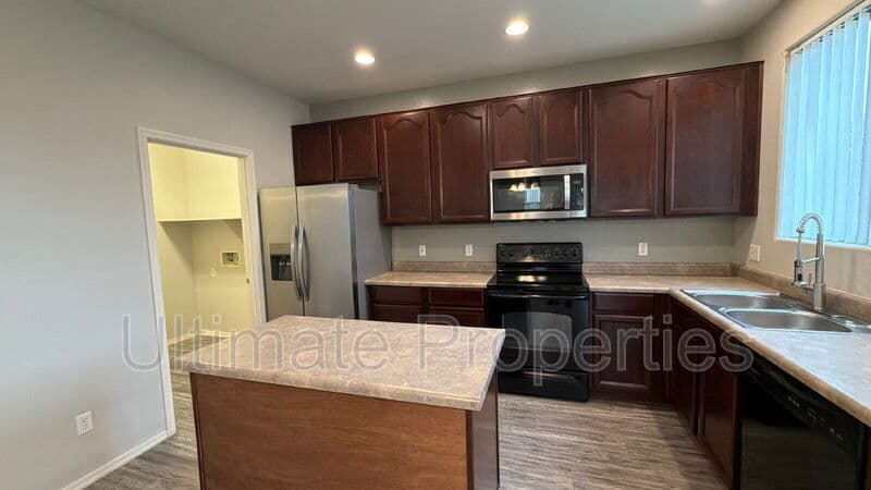 Surprise House: 15089 N 173rd Dr