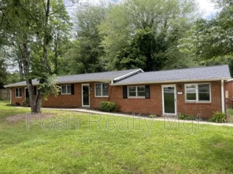 Greensboro Condo: 3517 Old Battleground Road