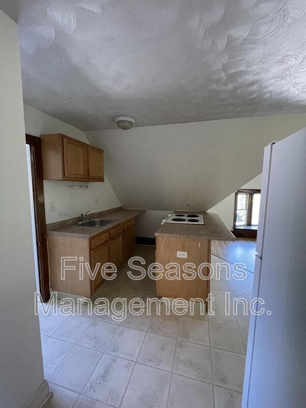 Burlington Condo: 134 Buell st - 6