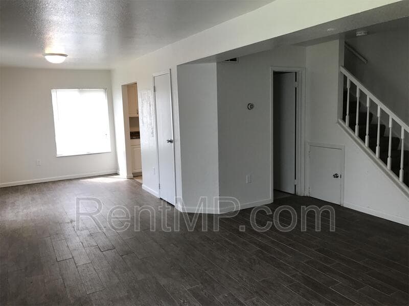 Mt Pleasant Townhome: 1825 S Crawford - Unit E02