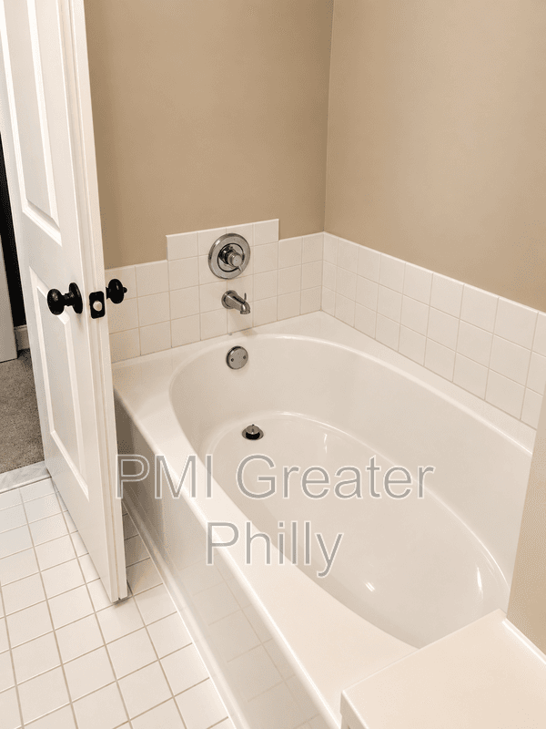 Philadelphia Condo: 407 Shawmont