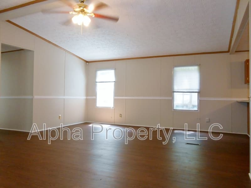Spartanburg House: 1301 Carolina Country Club Road