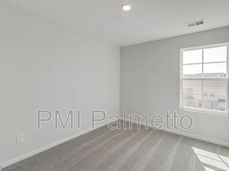 Columbia House: 3022 Harborview Drive