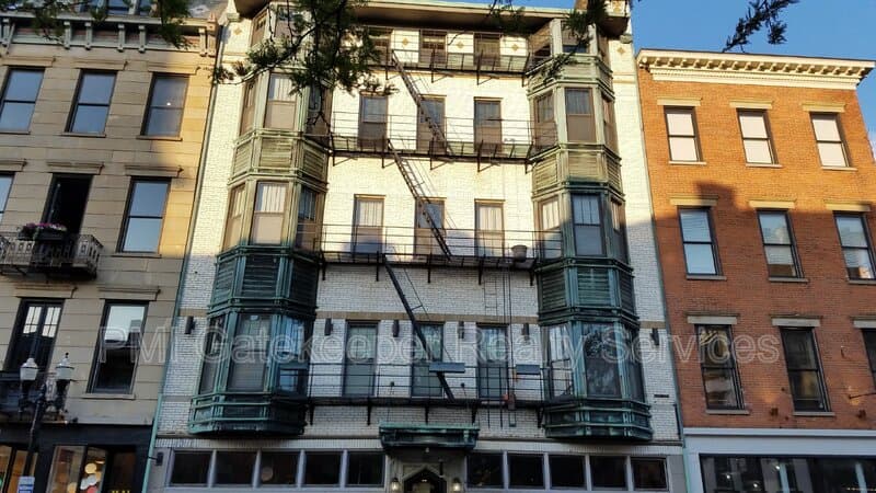 Cincinnati Condo: 1202 Main St