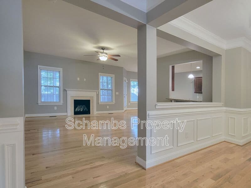 Fuquay Varina House: 414 Banagher Ln