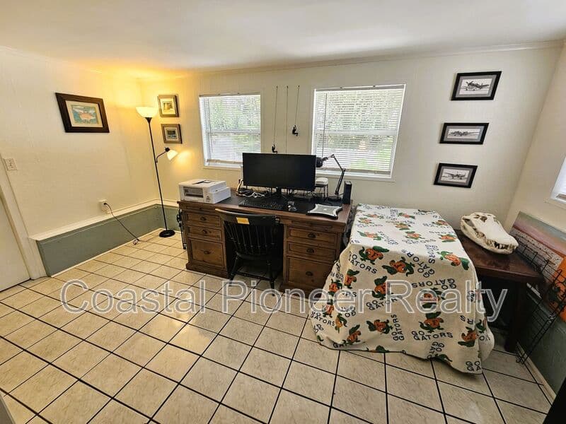 Tampa House: 7301 N 13th St