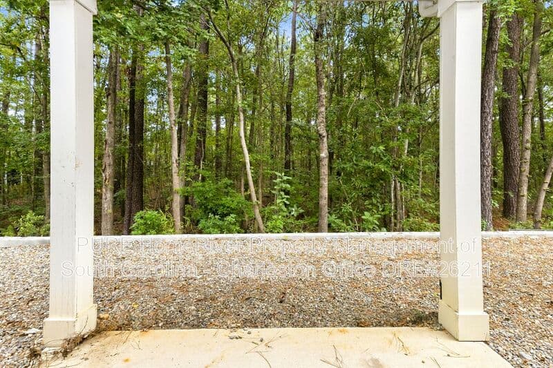 Goose Creek House: 160 Buchanan Cir