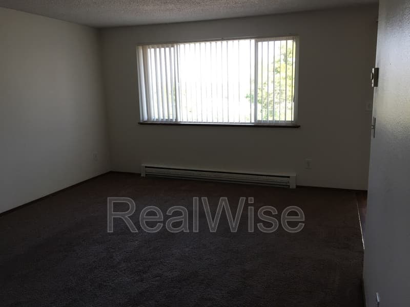 Gresham Condo: 17838 NE Multnomah Dr