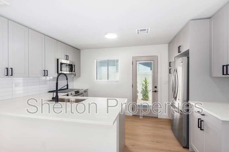 Phoenix Condo: 616 N 10th Ave Unit G