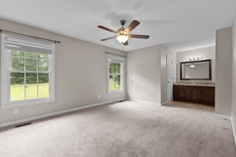 Fayetteville House: 810 Whispering Pines Road