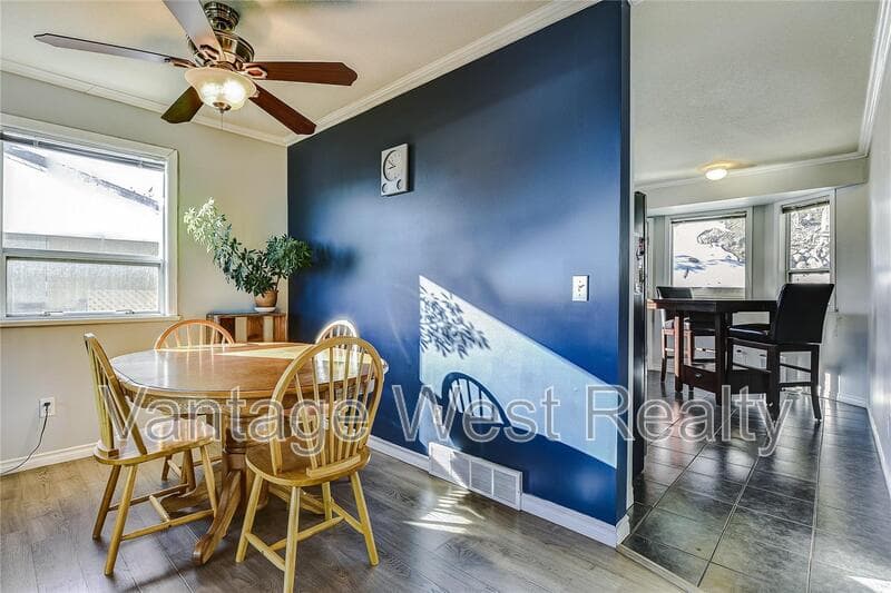 West Kelowna House: 3308 Mcginnis Rd
