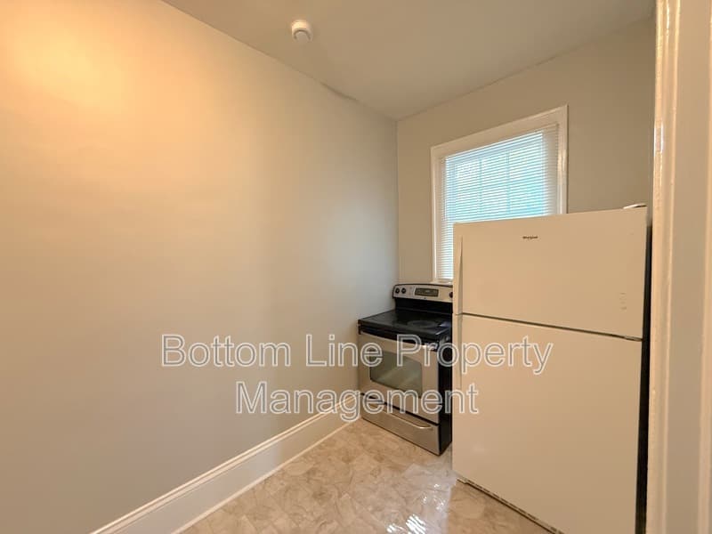 Charlotte Condo: 2108 E 7th St #3