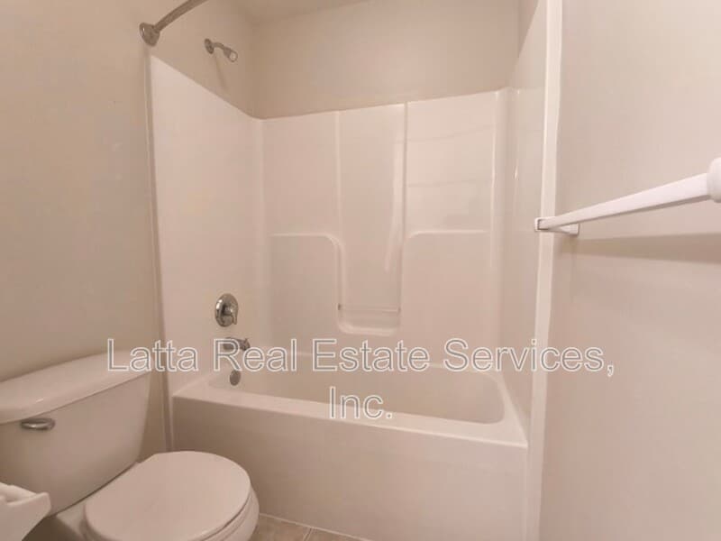 Grain Valley Condo: 1101 NW Willow Dr