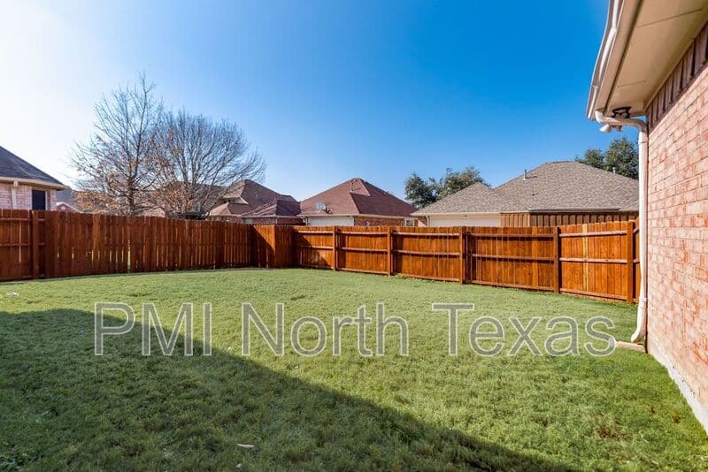 Frisco House: 4911 Lakeland Dr