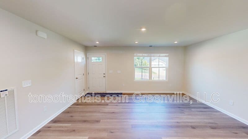 Greenville House: 848 Throckmorton Ct.