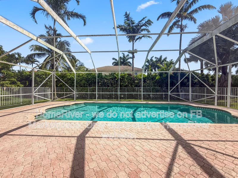 Weston House: 755 Sunflower Cir