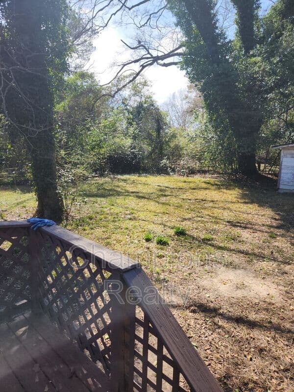 Columbus House: 5415 Eugenia Ave