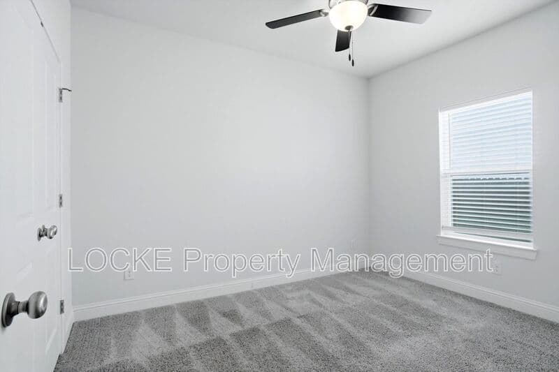 Fort Worth House: 2809 W Bewick St