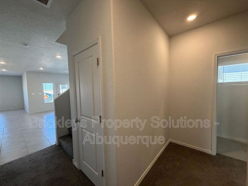 Albuquerque House: 6118 Chicago Dr SE