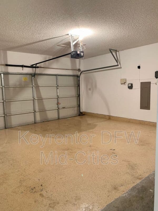 Plano House: 2320 Kittyhawk Drive