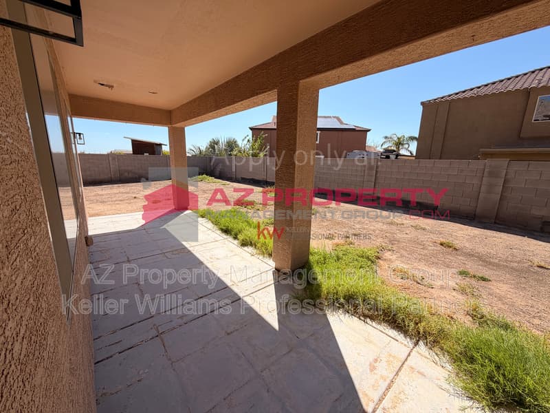 Buckeye House: 24733 W Vista Norte St