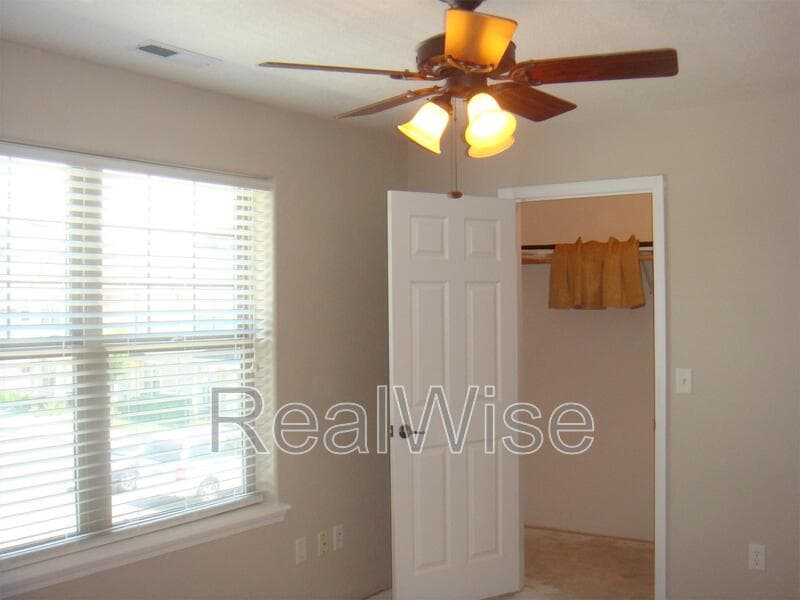 Medford Townhome: 450 Midway