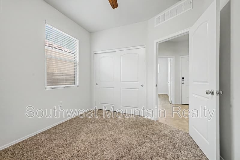 Florence House: 11553 E Sunflower Ln