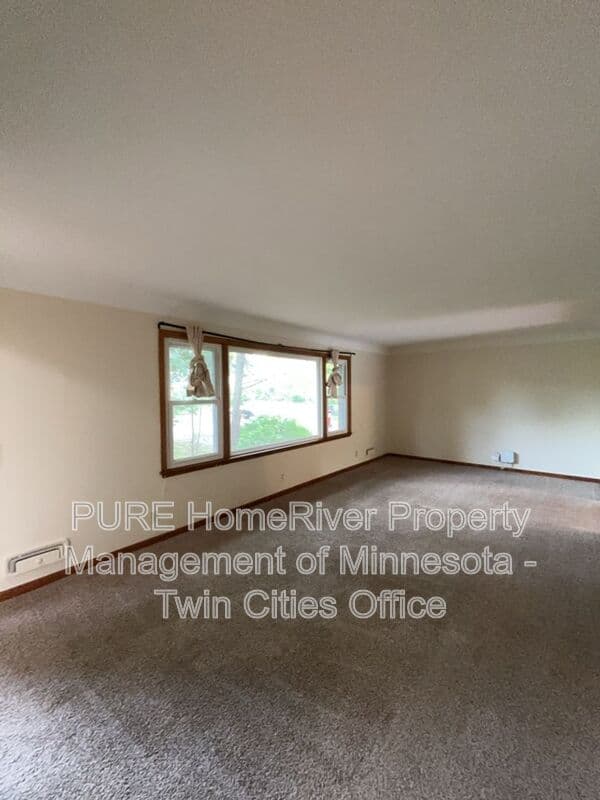 Bloomington House: 9306 Blaisdell Ave S