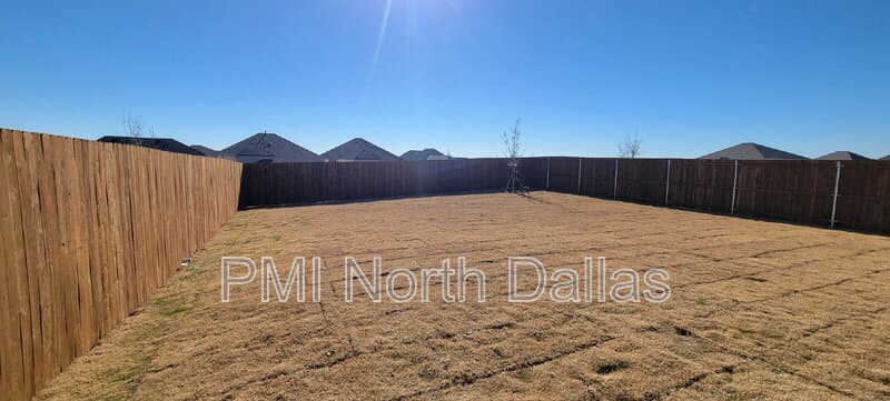 Fort Worth House: 2633 Oneida Lane