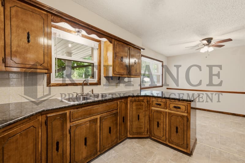 Haysville House: 428 Peach Tree Lane