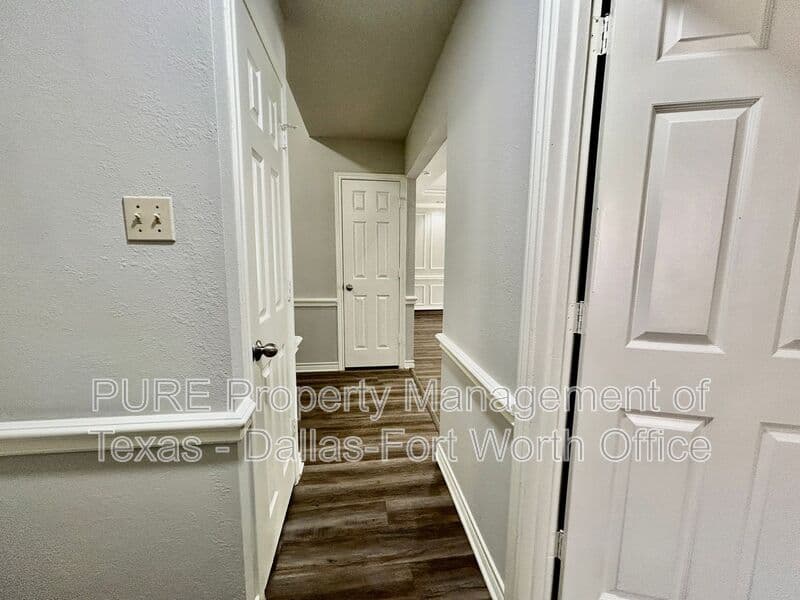 North Richland Hills House: 7729 Red Oak St.
