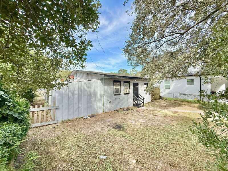 Tampa House: 8213 North Elmer Street