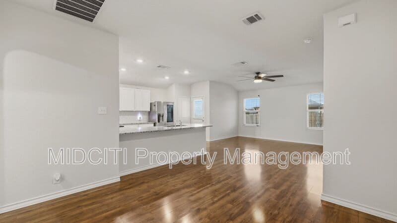 Schertz House: 221 Tule Canyons
