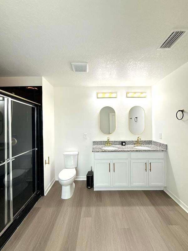 Davenport House: 1520 Venice Lane