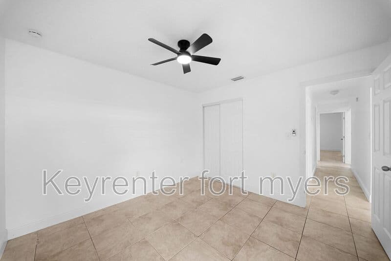 Fort Myers House: 11368 SUMMERWINDS CT