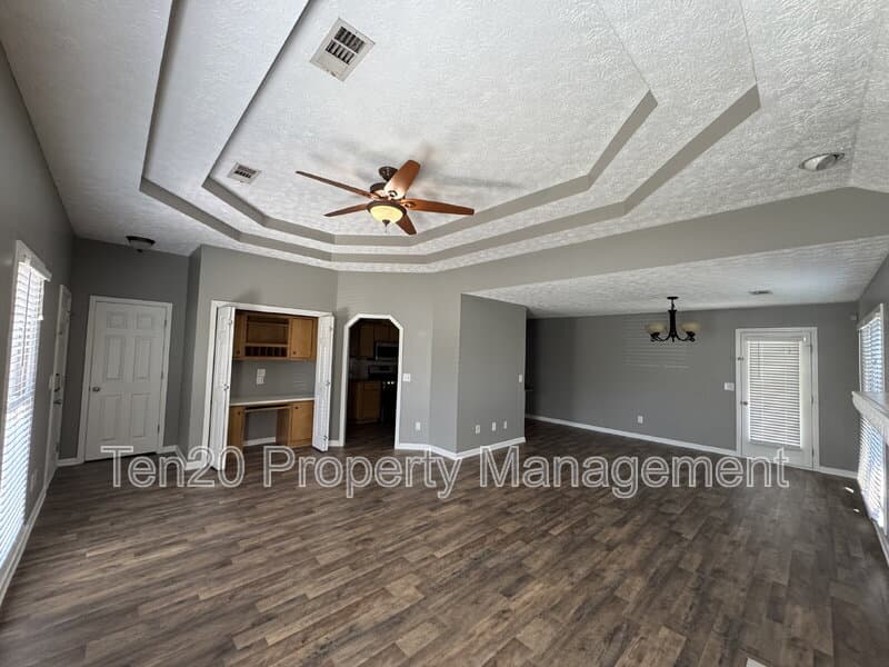 Columbus House: 7124 Vinings Court